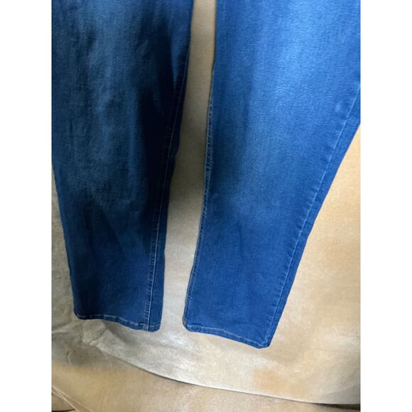Jones New York Signature Women's Blue Denim Straight Leg Jeans Size 12 - Picture 6 of 8
